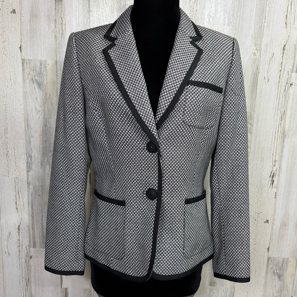 Women's Black & White Textured Blazer Jacket